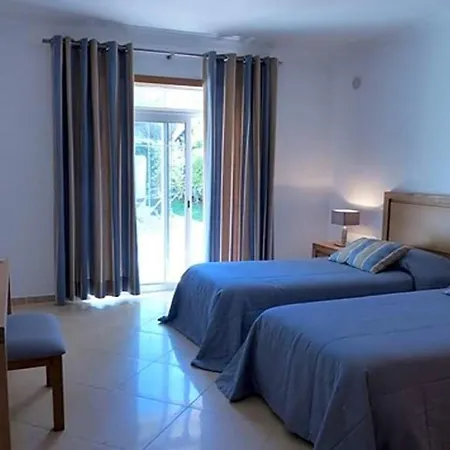 Sleeps 10 Pool Air Con Wifi