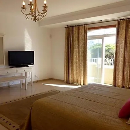 Sleeps 10 Pool Air Con Wifi Quinta do Lago