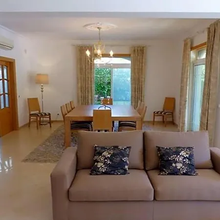 Villa Sleeps 10 Pool Air Con Wifi *